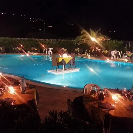 Hotel apartamentowy Riviera Calabra 3*