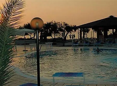 Riviera Calabra 3* زامبروني