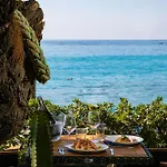 Ξενοδοχείο με διαμερίσματα Riviera Calabra 3*