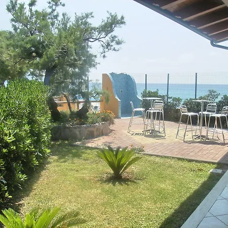 Riviera Calabra Апарт-отель Цамброне